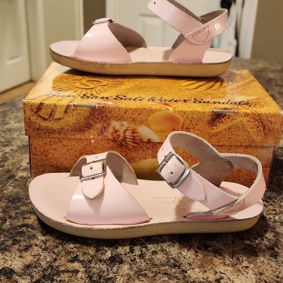 Sandals - Picture 3 of 6